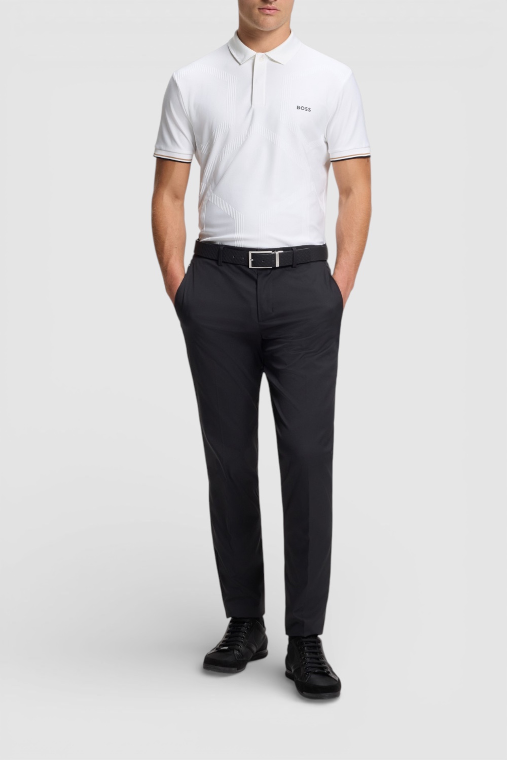 תמונת כל הלוק של חולצת פולו